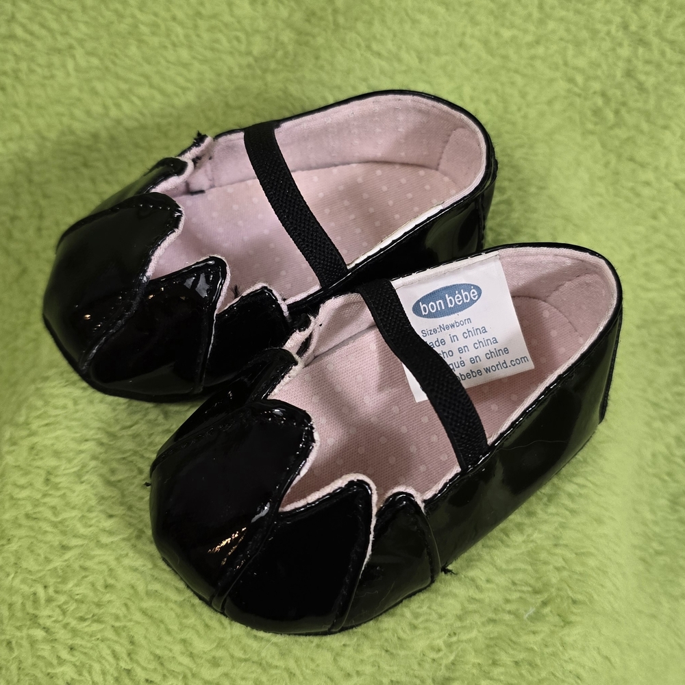 NWOT NEWBORN BABY GIRL SHOES by BON BEBE Glossy BLACK PATENT LEATHER (Q1)